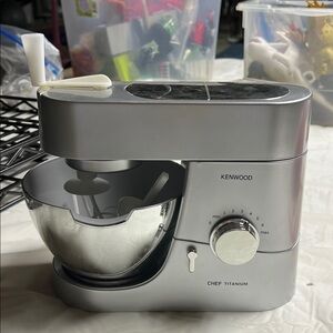 Kenwood Chef Titanium Mixer in Silver